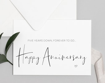 Tarjeta digital de aniversario de cinco años, cinco años abajo para siempre para ir tarjeta imprimible de feliz aniversario, novia novio, descarga imprimible