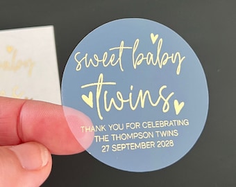 Pegatinas personalizadas doradas para bebés gemelos, regalos para baby shower, regalos para invitados, etiquetas redondas para bolsas de palomitas y sobres.