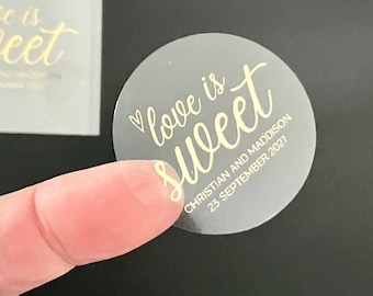 Pegatinas personalizadas de lámina de oro Love is Sweet, Recuerdos de boda personalizados, Regalos para invitados de recepción, Etiquetas redondas para sobres, Regalos para dulces