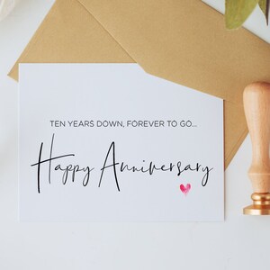Diez años abajo para siempre para ir feliz aniversario tarjeta imprimible, décimo aniversario de boda, novio novia, descarga digital marido esposa