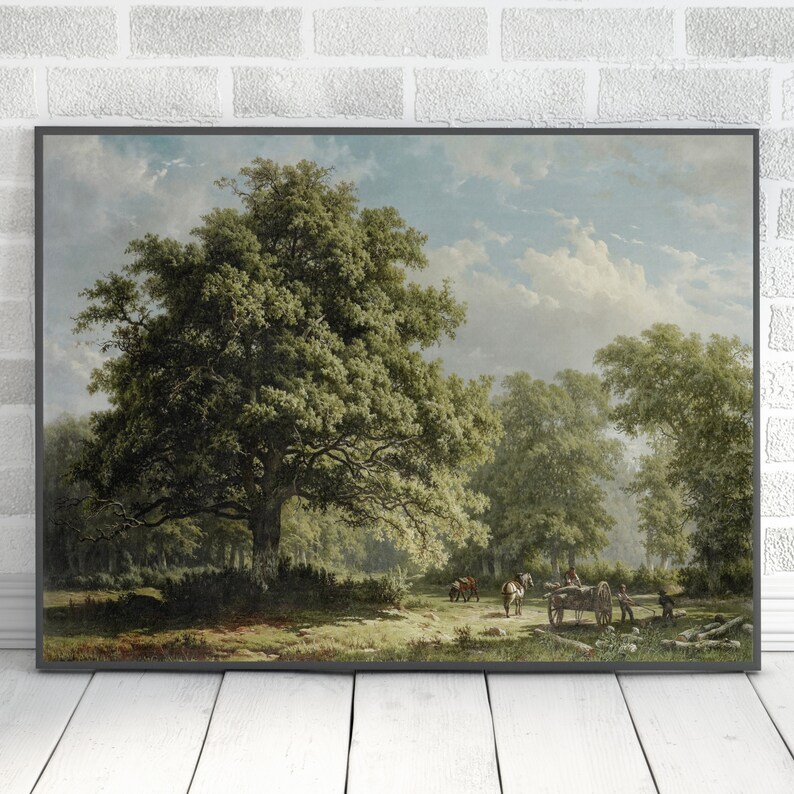 Pu&ograve; includere: Un dipinto che rappresenta un paesaggio rurale con una grande quercia in primo piano. L'albero ha una lussureggiante chioma verde e proietta un'ombra sul terreno erboso. Sullo sfondo, si vedono altri alberi e un gruppo di persone con cavalli e un carro.