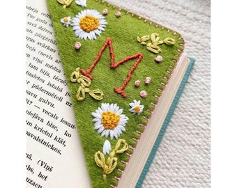 Hand Embroidered Custom Bookmark,Personalized Letter Book Corner,Hand Stitched Felt Triangle Bookmark