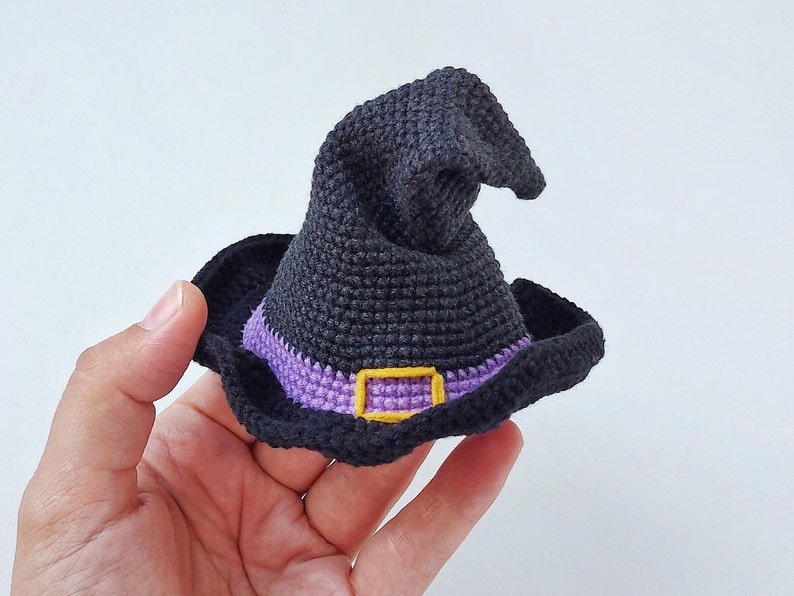 Witch hat small amigurumi pattern 