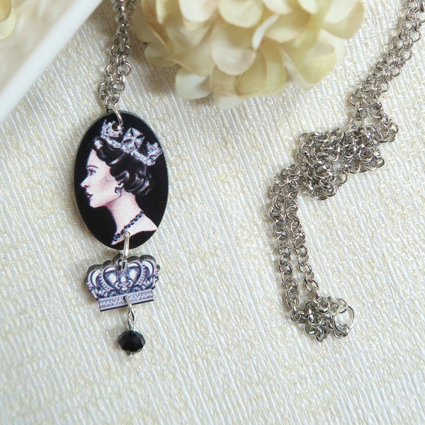 Queen Elisabeth necklace black