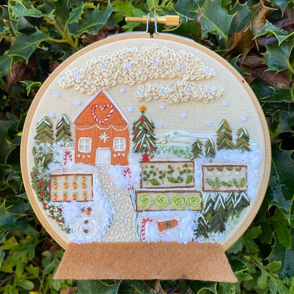 Gingerbread Farm snow globe embroidery PDF pattern