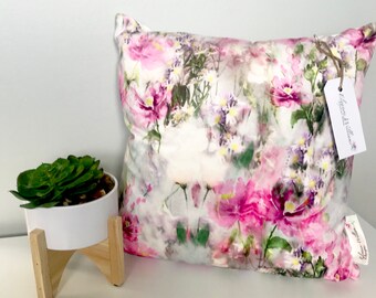 Lauren- Photographic style floral print decorative cushion/pillow gift
