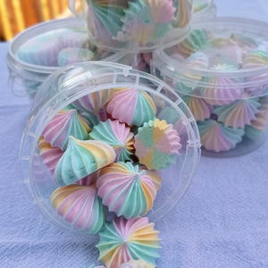Meringue Cookies (container 1 size)