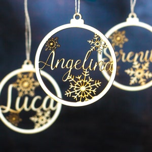 Wooden pendant Christmas ball can be personalized with name