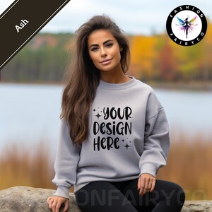 Jesienny popiół Gildan18000 Mockup, Popielaty Bluza Mockup, Popielaty Bluza Makieta, Drukuj popiół Gildan18000 Mockup, Halloween popiół Gildan18000 Mockup