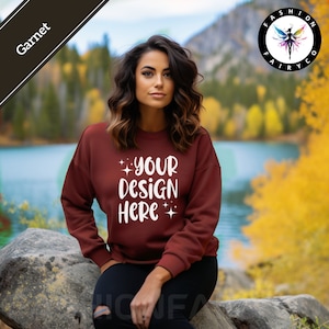 Granat Gildan18000 Mockup, Bluza z kapturem z granatem jesiennym i okrągłym dekoltem, Jesienny granat Gildan18000, Sweter z granatem Printify Mock