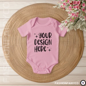 Mockup di body per neonati LightPink, pelli di coniglio rosa chiaro 4424, mockup di body per bambini rosa chiaro, mockup di body rosa, mock up in jersey per bambini
