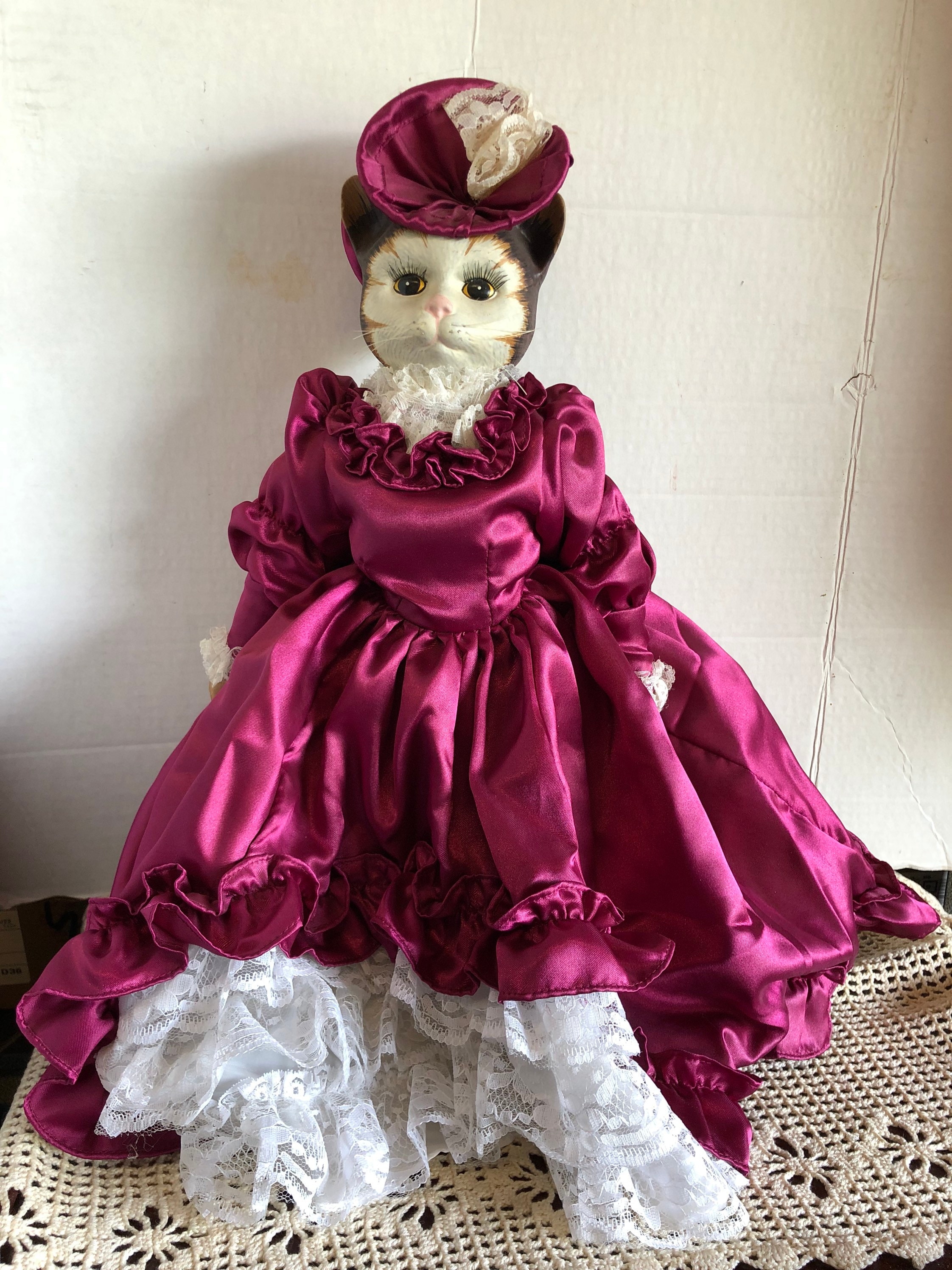 Vintage porcelain sales cat dolls