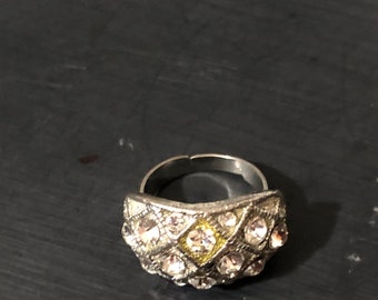 Pierścionek z kryształkami w stylu vintage
