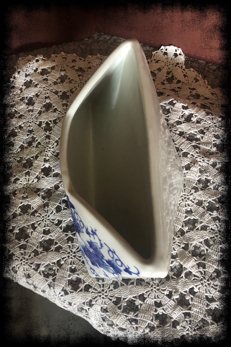 Attractive Blue and White Mail Holder #299