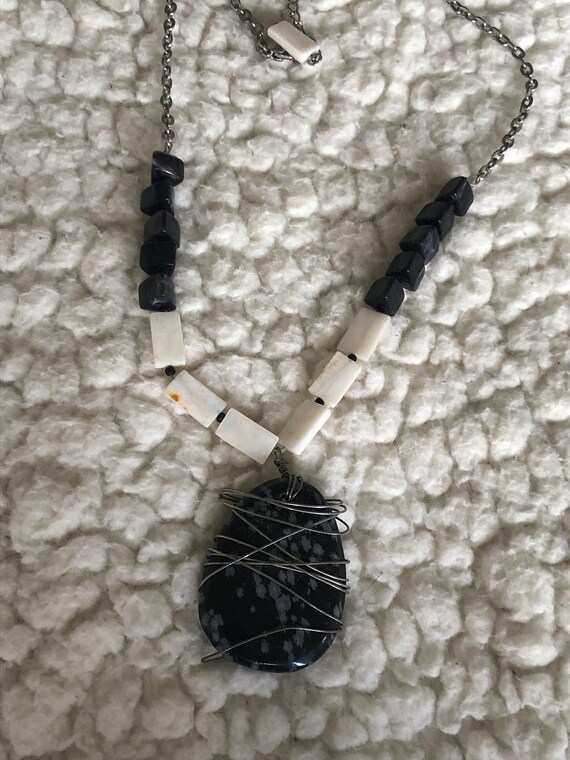 Vintage speckled agate necklace #400