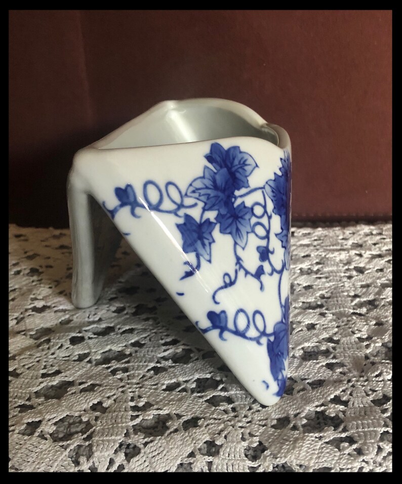 Attractive Blue and White Mail Holder #299