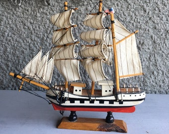 Vintage wood model ship #811