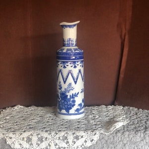 Beautiful Blue and White Porcelain Vase #340