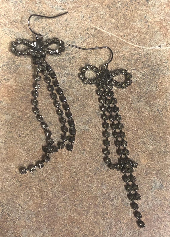 Beautiful rhinestone dangle earrings #422