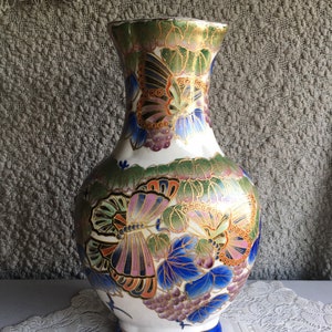 Gorgeous vase from China #546