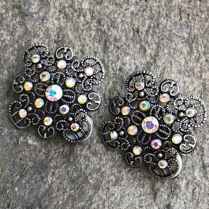 Vintage clip on earrings #689