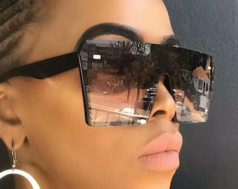 big black sunglasses