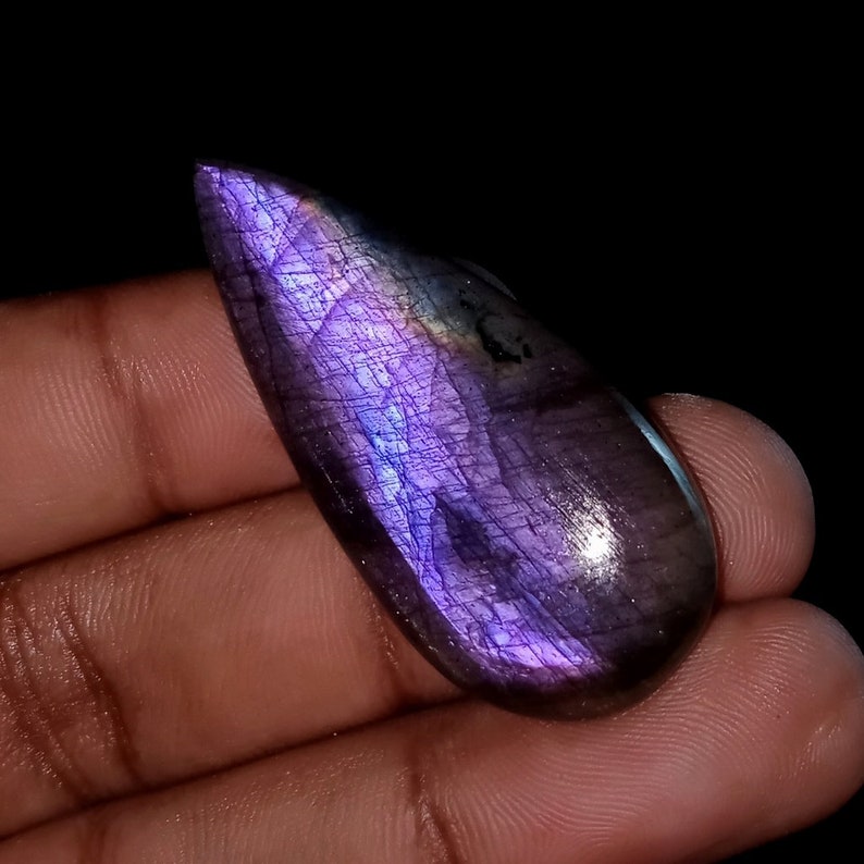 54.60 Carat,Code BS211 Natural Purple Labradorite Pear Cabochon,Purple Labradorite Jewelry Gemstone Purple Labradorite 21x46x7 MM Size