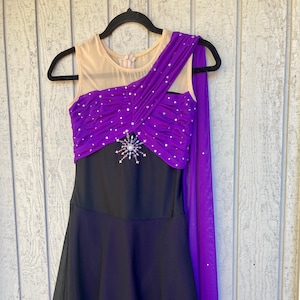 Purple Flow-Schwarz und Lila mit Langem Schal Eislaufen/Eiskunstlauf/Zeitgenössischen Tanz/Jazz Kleider. Erwachsene Medium