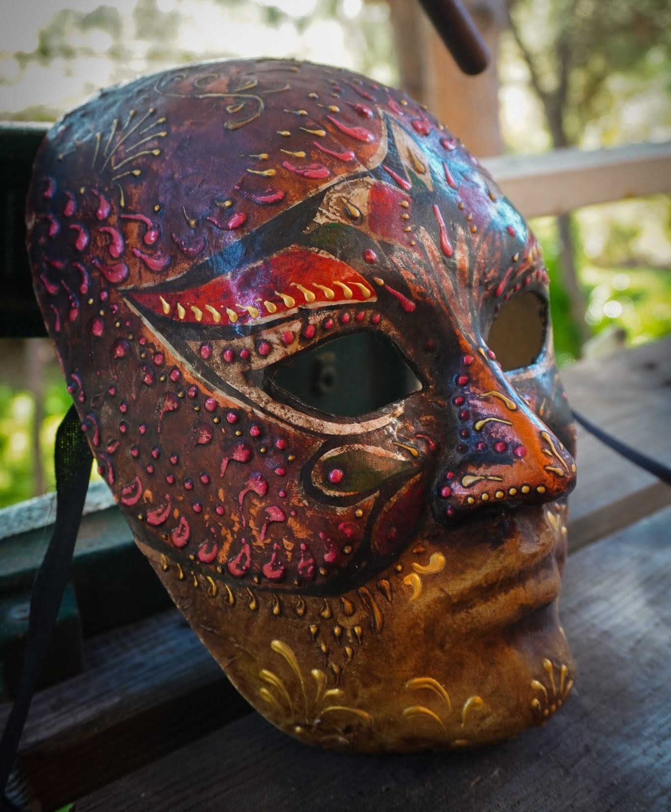 Collectible Venetian Party Mask — Mercer Island Thrift Shop