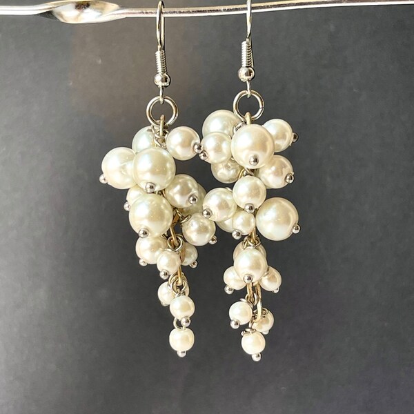 Orecchini di perle finte pendenti, orecchini d'uva, orecchini in acciaio inossidabile argento, senza ossidazione, regali di compleanno per la migliore amica per lei, gioielli divertenti