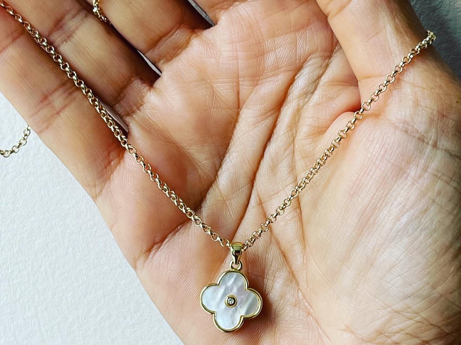 Mother of pearl clover necklace 14k