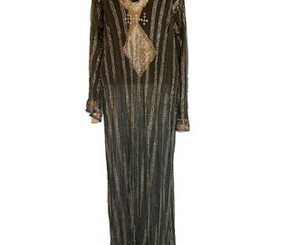 Caftano Assuit antico (anni '20) abito egiziano trasparente nero con scollo a V argentato manica lunga cuciture a mano lunghezza pavimento taglie dalla media alla grande