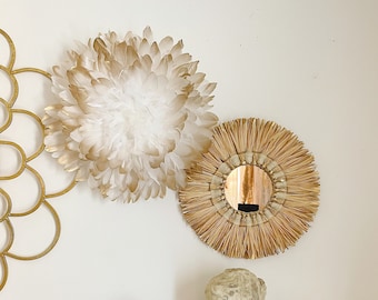 DUO “INFINITY” white and gold juju hat and its gold raffia mirror