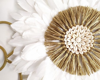 JUJUHAT “THE PRECIOUS” white with raffia + cowrie shells