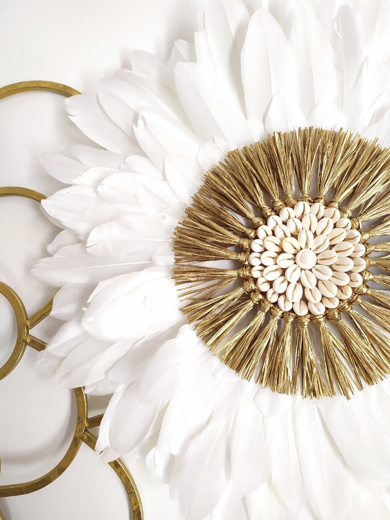 Jujuhat Le Précieux Blanc avec Raphia + Coquillages Cauris