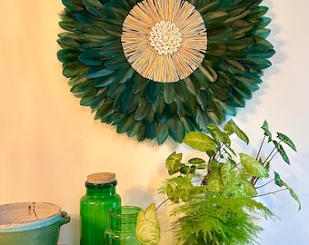 JUJUHAT &quot;NEW MEXICO&quot; green with its raffia and cowrie shells