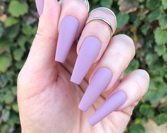 Lilac Rose Press On Nails / Mate o Brillante / Elige tu forma - Etsy México