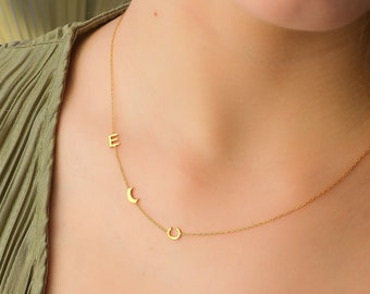 14K - 585 Gold Seitlich Buchstaben Namenskette Halskette | Personalisierter Initial Schmuck |  Geschenk für Mama Muttertagsgeschenk