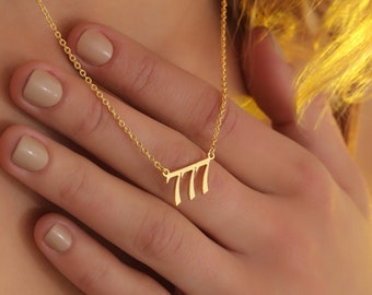 Collar personalizado con nombre y números angelicales | Collar con número de la suerte | Regalo de cumpleaños | Collar delicado con nombre | Regalo para el Día de la Madre