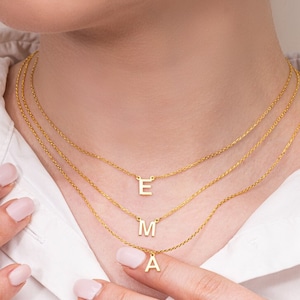 Collar con inicial y nombre, joyería personalizada con inicial, plata 925 chapada en oro de 14 quilates, collar familiar, regalo para el Día de la Madre.