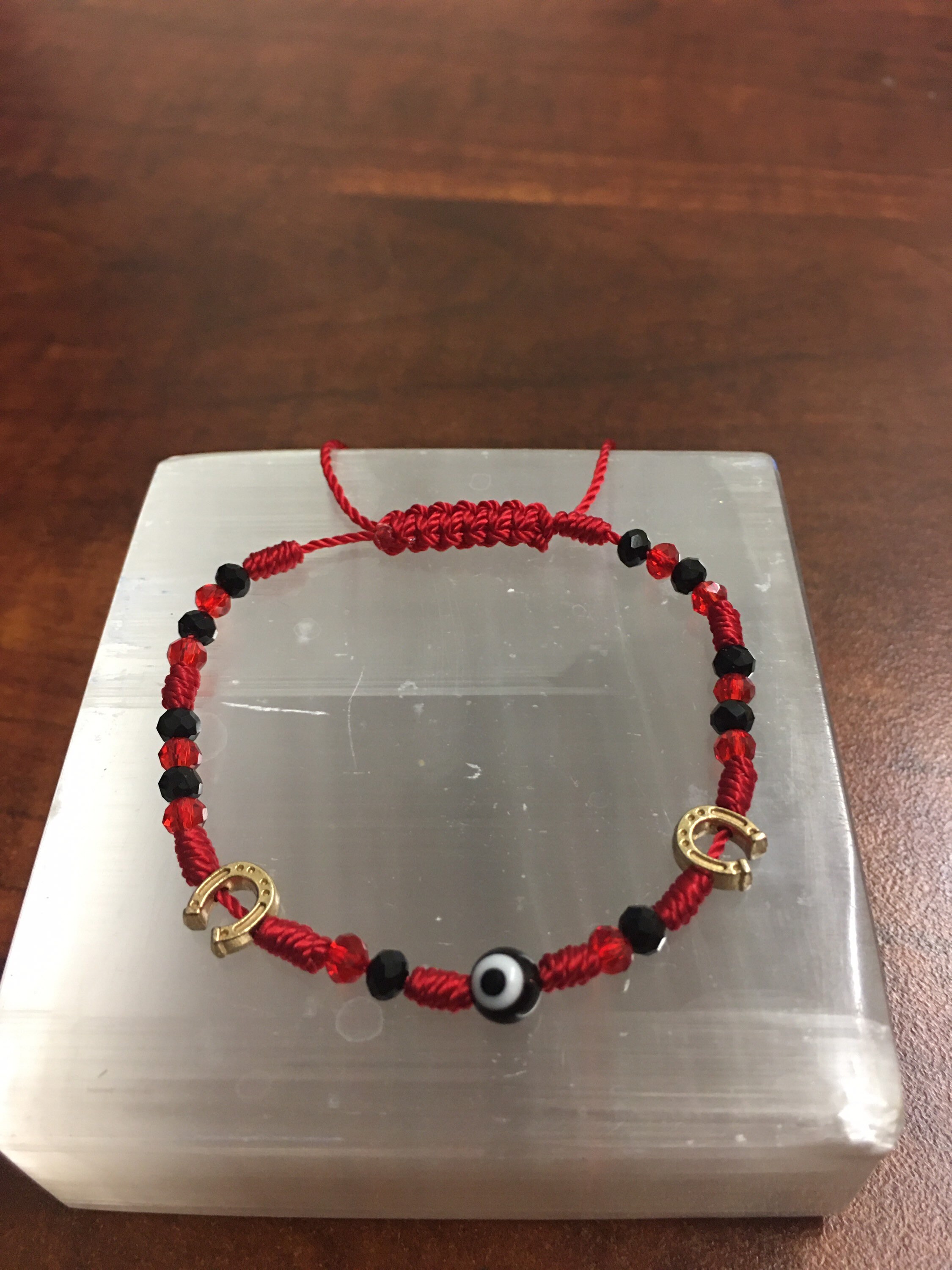 ojo pulsera roja
