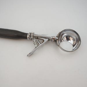 Vintage Ice Cream Cone Scoop Black Handle Hamilton Beach