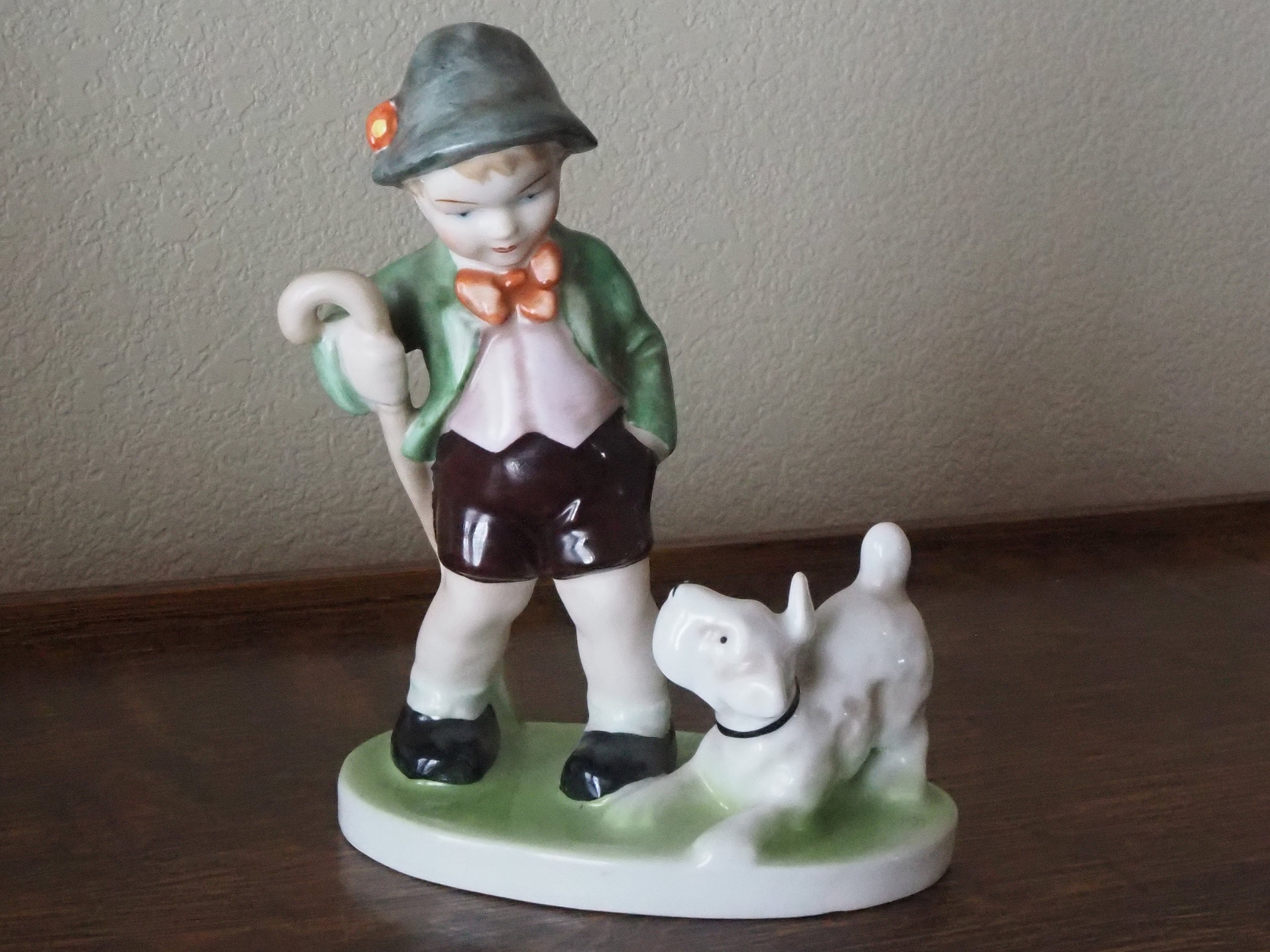 ババリア　ゲロルド　GEROLD　PORZELLAN 置物　フィギュリン Vintage Gerold Porzellan Figurine: Hand Painted Boy With Dog - Etsy