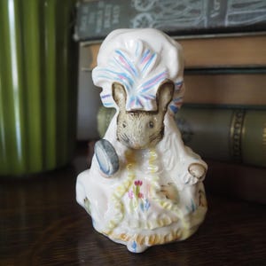 Lady Mouse Beatrix Potter Figurine Royal Albert 1989  F. Warne and Co.