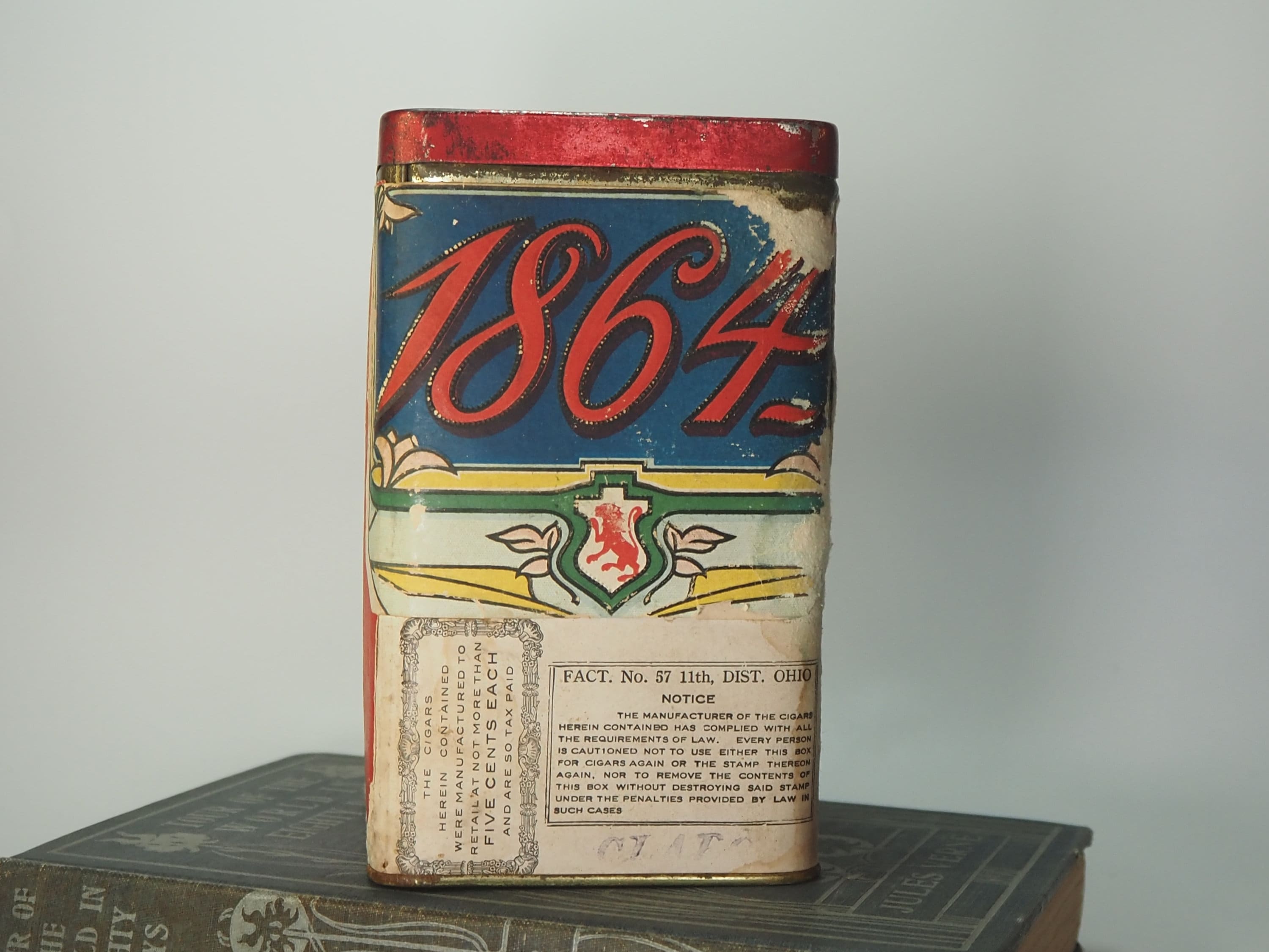 ブリキ缶1950年代アンティークフランスのタバコリトグラフ