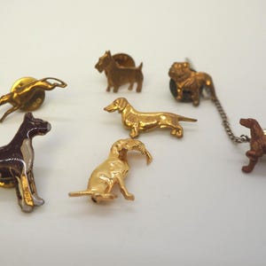 Vintage hondenrasspelden: emaille boxer, scottie, windhond, teckel