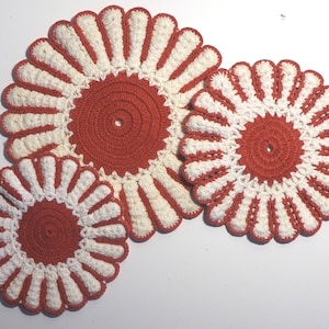 Vintage Crocheted Pot Holders Hot Pads Trivets Doilies Set of Three 1940&#39;s