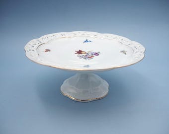 Vintage Cupcake Stand Flowers with Gold Trim