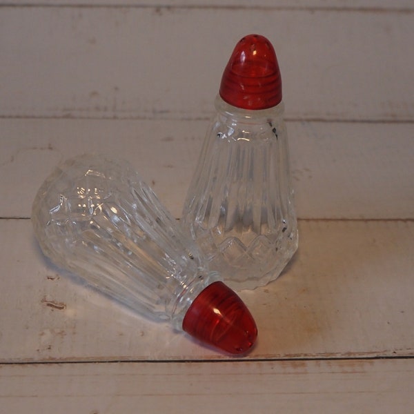 Vintage Red Plastic Top Glass Salt and Pepper Shakers  Retro Kitchen Kitschy Kitchen