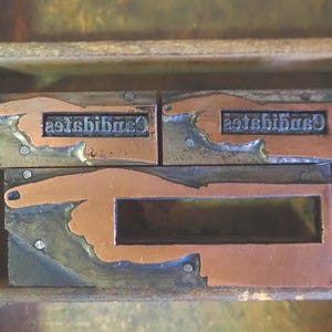 Bloques de impresión vintage con manos apuntando, bloques de impresión de imágenes de metal de cobre